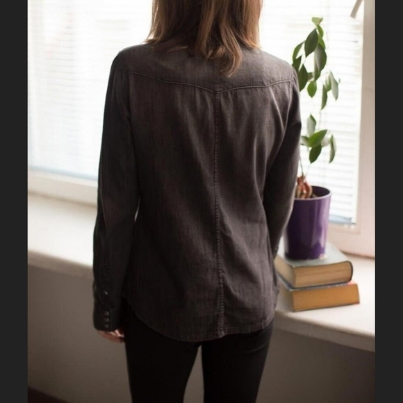 Vintage 90's Wrangler denim button up top - Picture 2 of 2